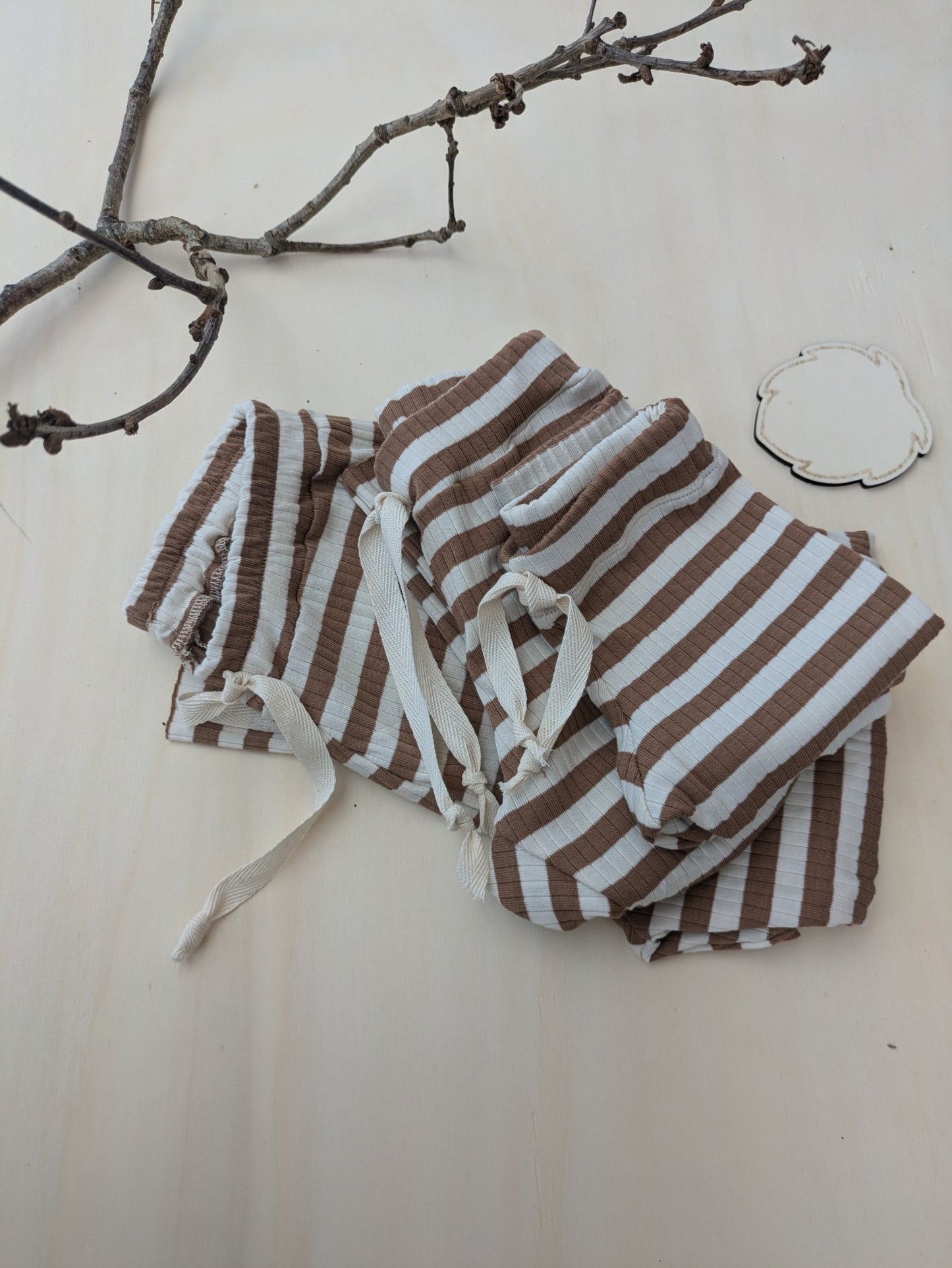 Hose gestreift - Loewenknopf