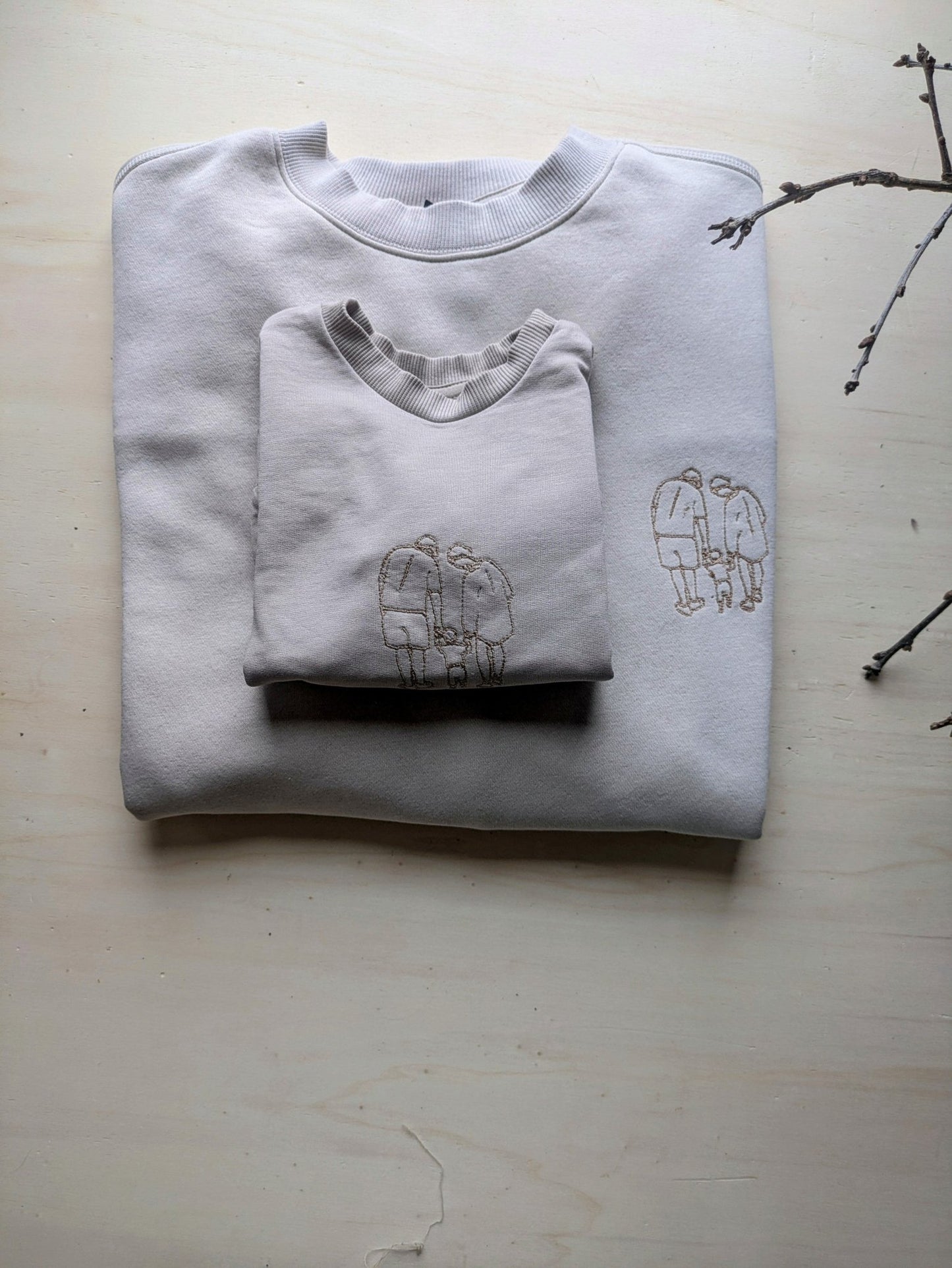 Mini Sweater | Stickerei - Loewenknopf