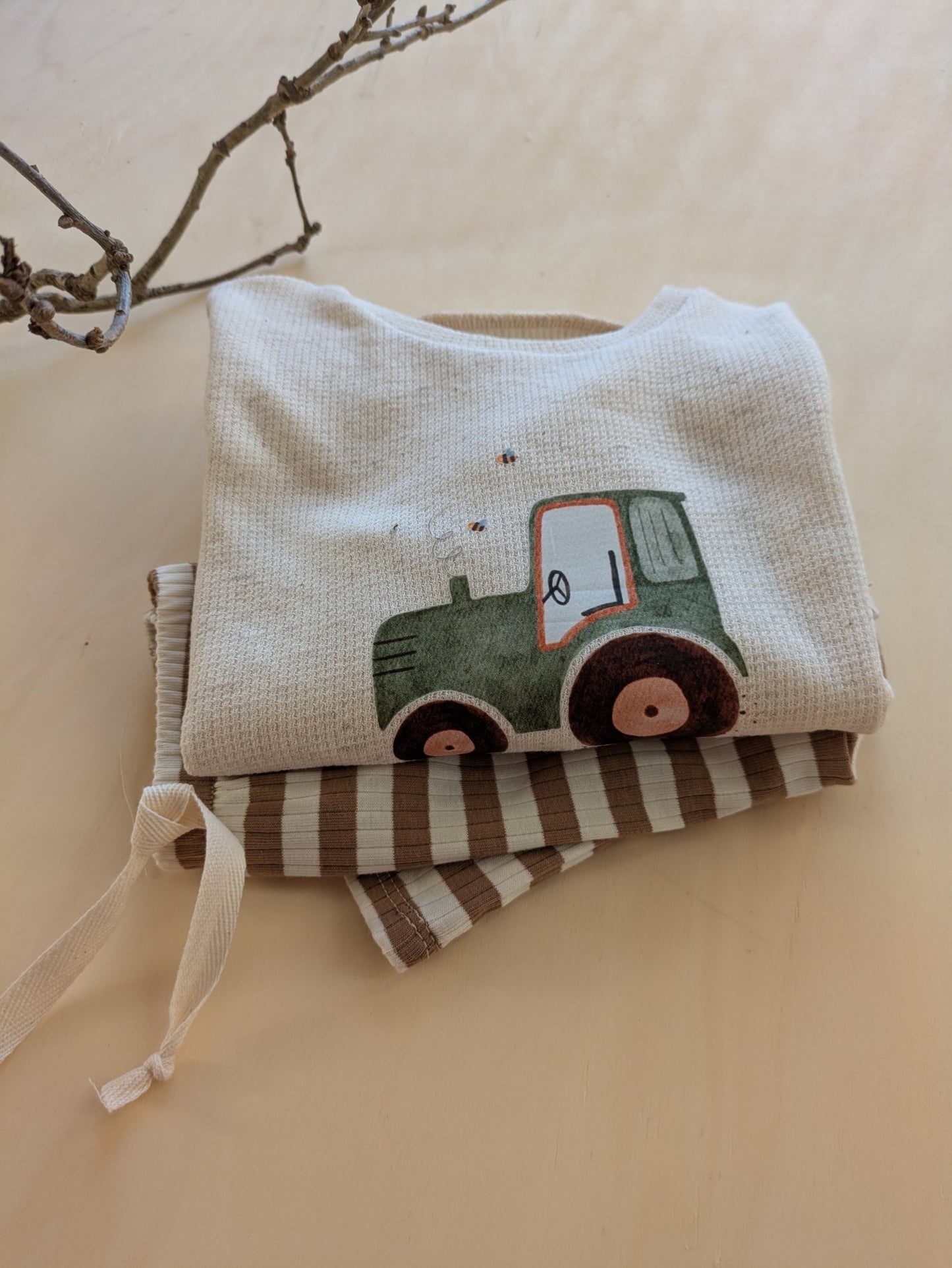 Oversized Sweater Traktor - Loewenknopf