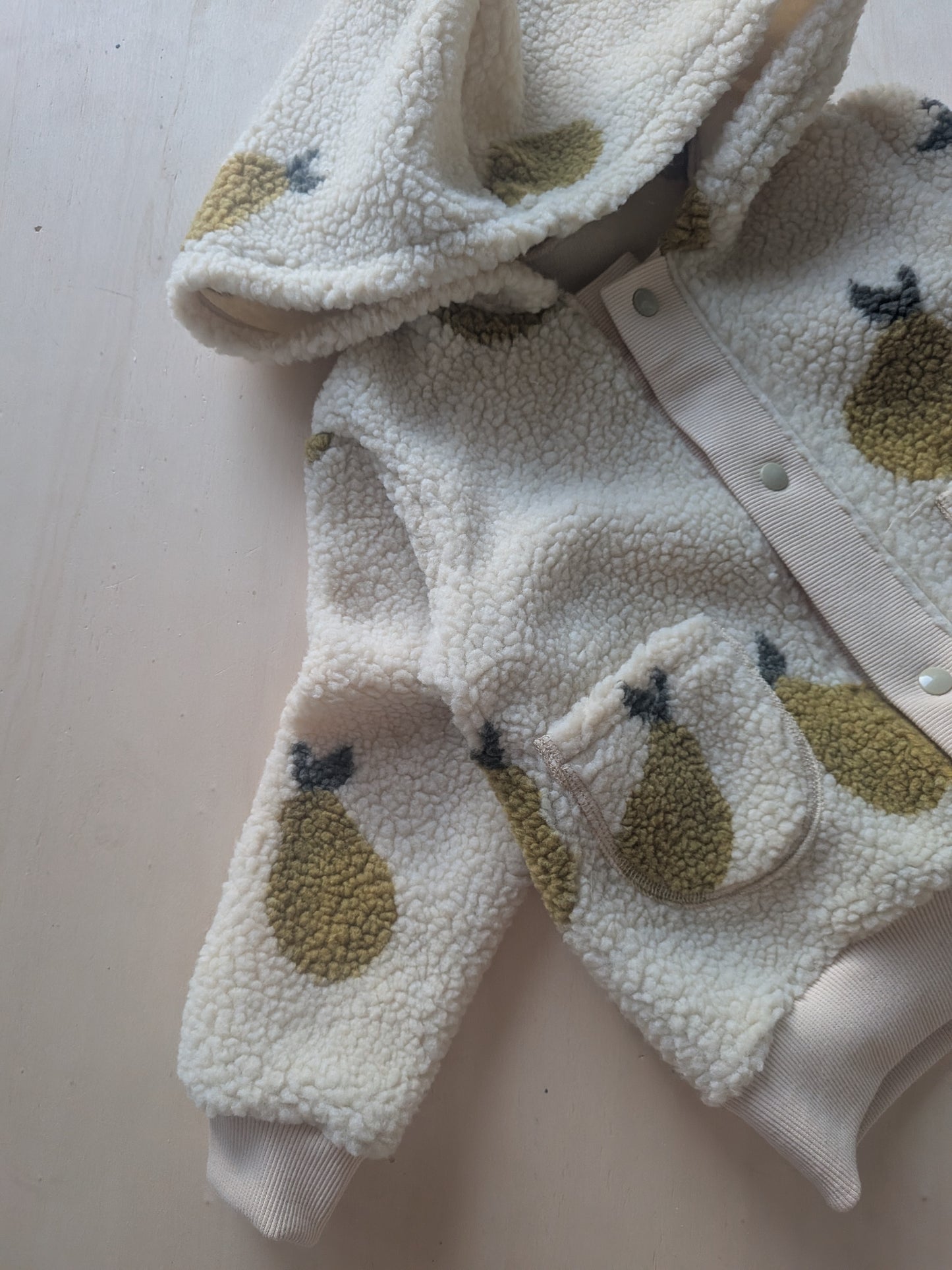 Teddyjacke Birne mit Druckknöpfen
