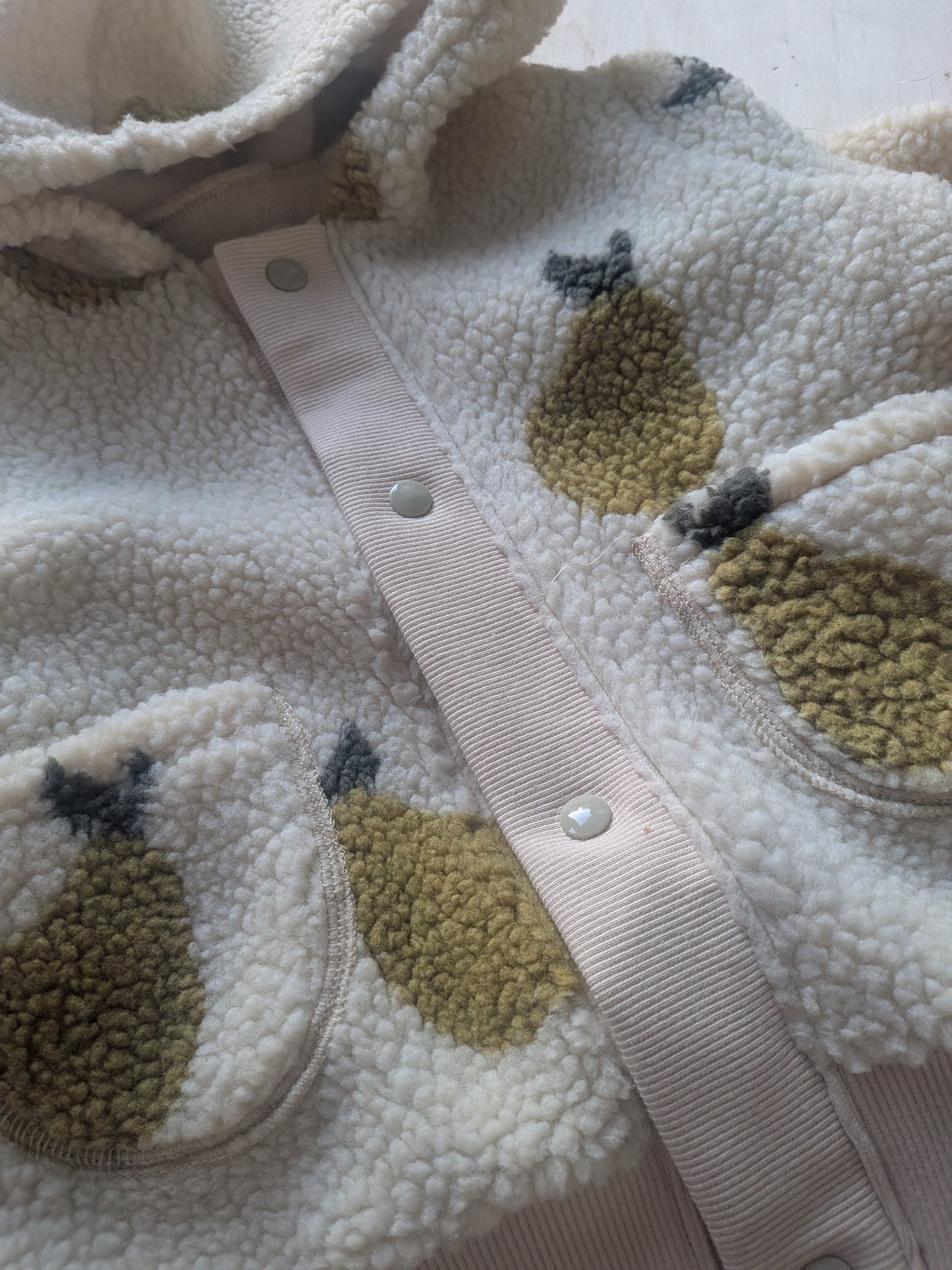 Teddyjacke Birne mit Druckknöpfen