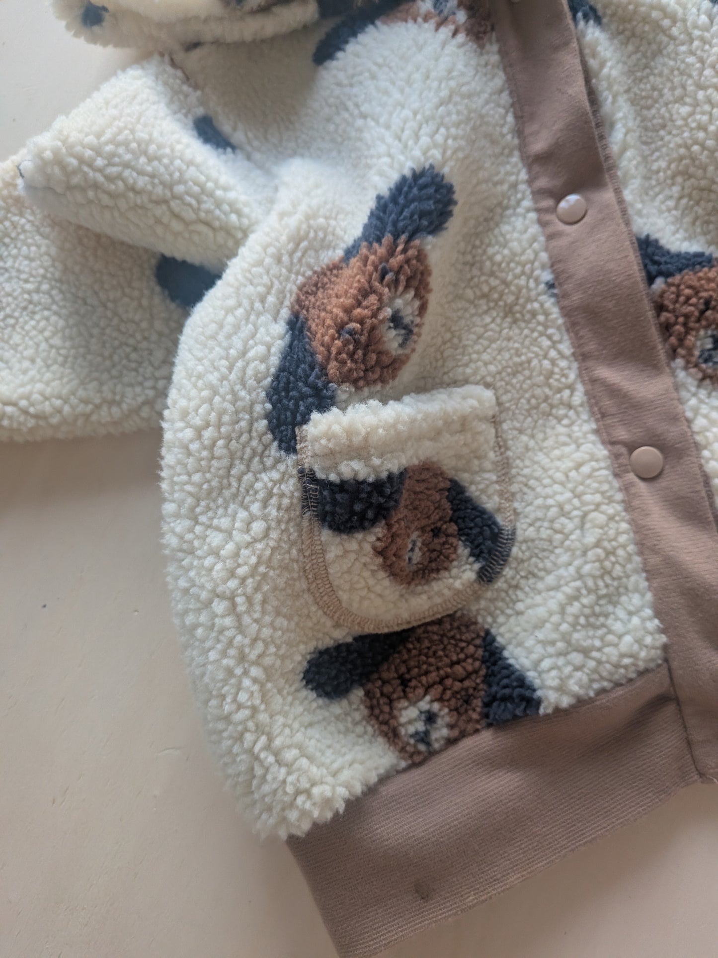 Teddyjacke Hund mit Druckknöpfen