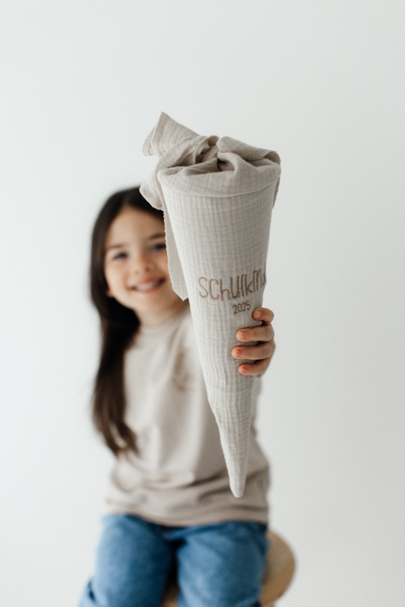 SCHULKIND Oversized Kinderpullover | handgenäht | Individuell - Loewenknopf