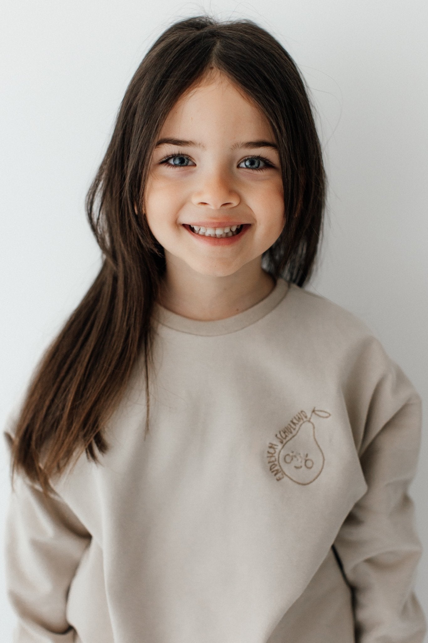 SCHULKIND Oversized Kinderpullover | handgenäht | Individuell - Loewenknopf