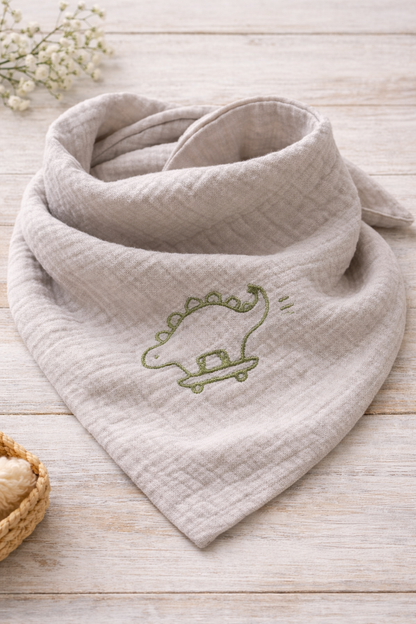 Dreieckstuch aus weichem Musselin mit Stickerei "Taube" und "Dino"