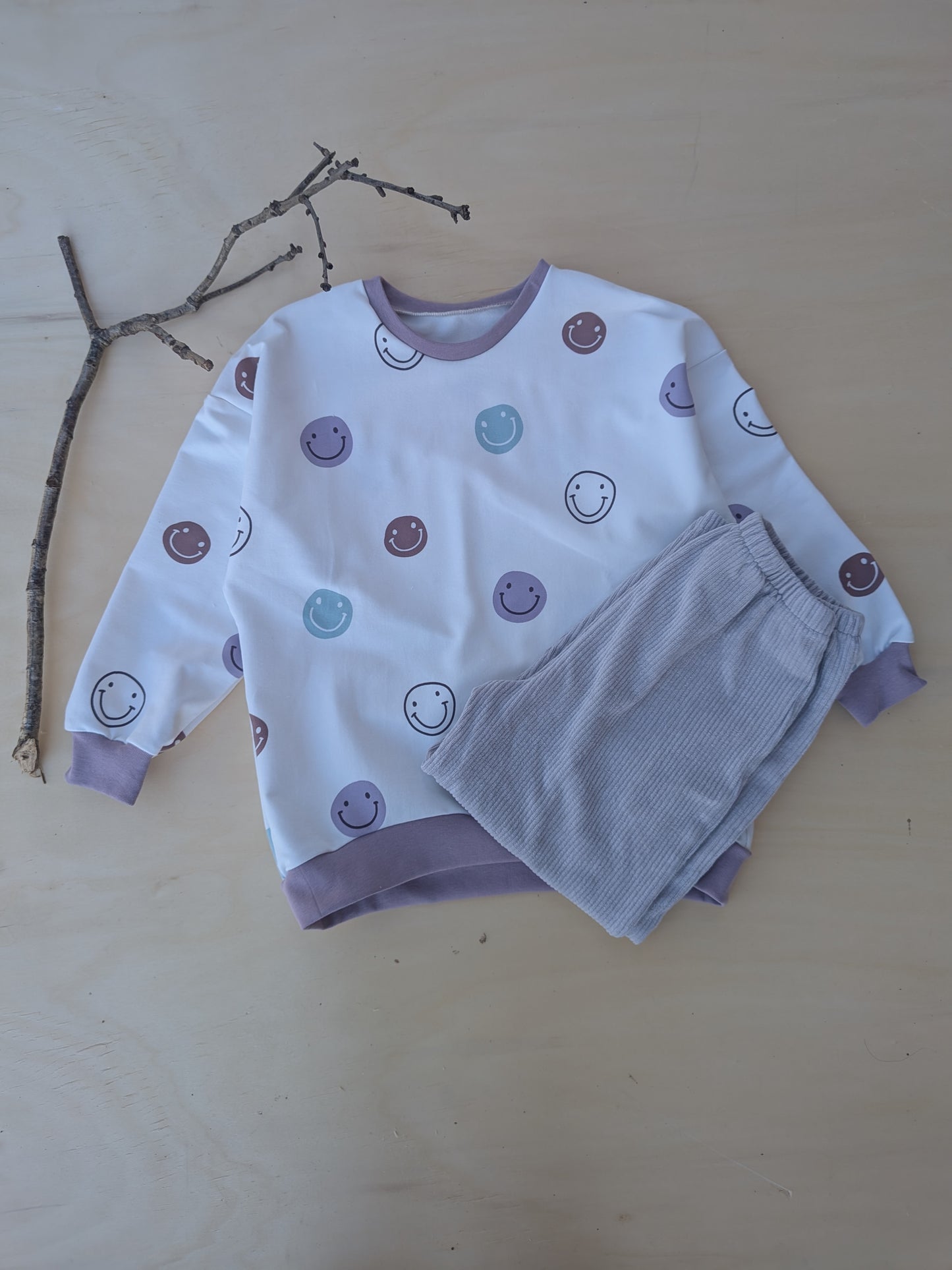 Oversized Sweater Smiley's