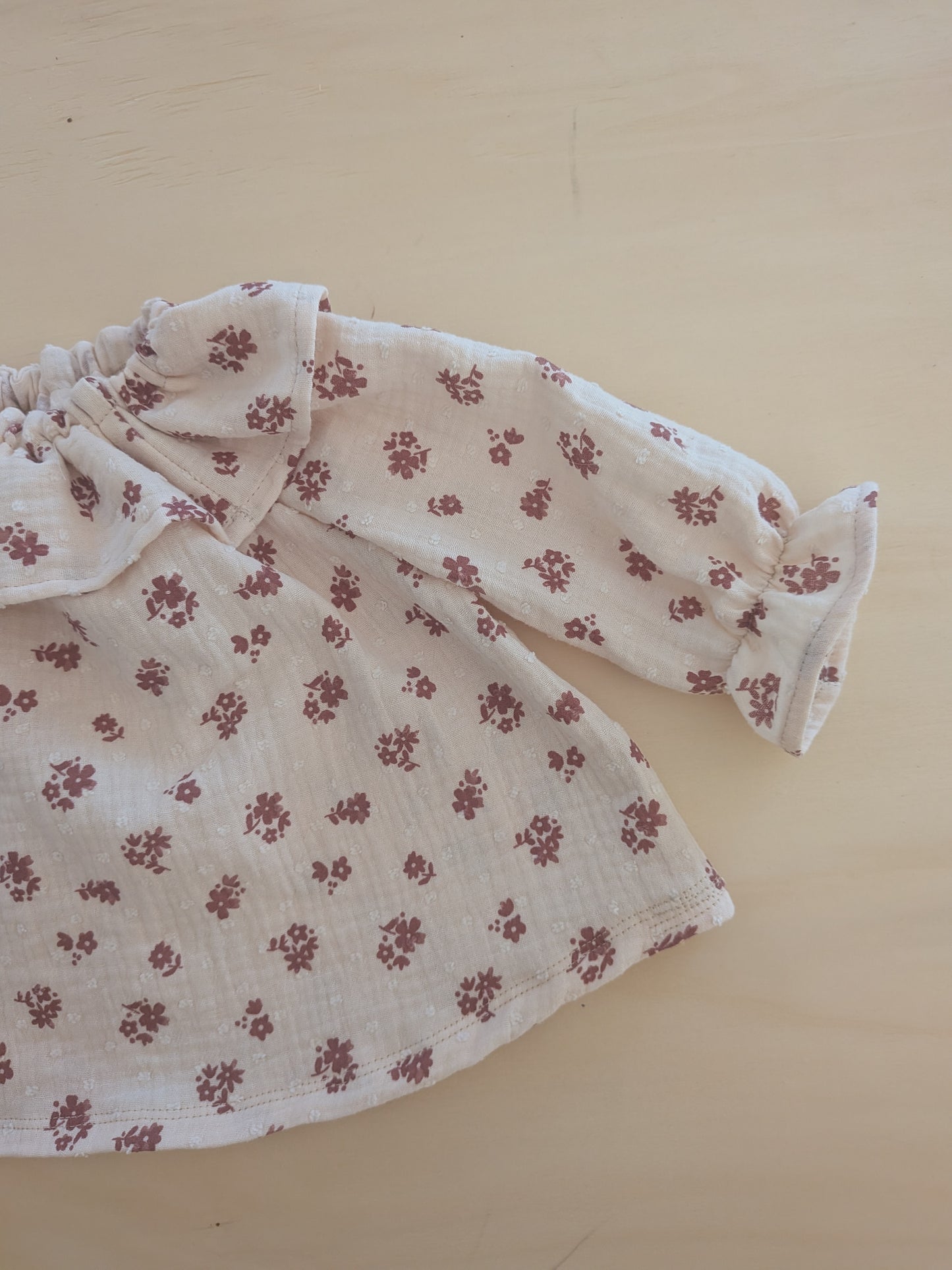 Blumige Musselinbluse für Kinder