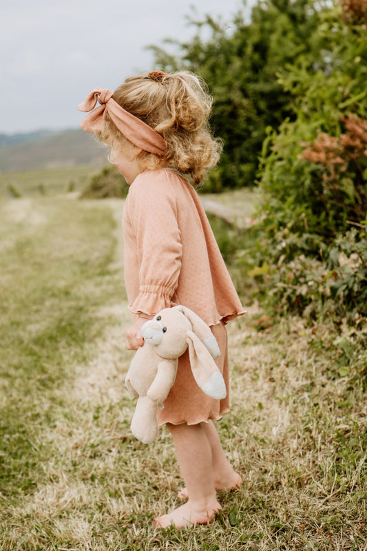 Zauberhaftes Kinder - Set aus weichem Baumwolljersey mit Lochstickerei & Rollsaum | mit Haarband - Loewenknopf